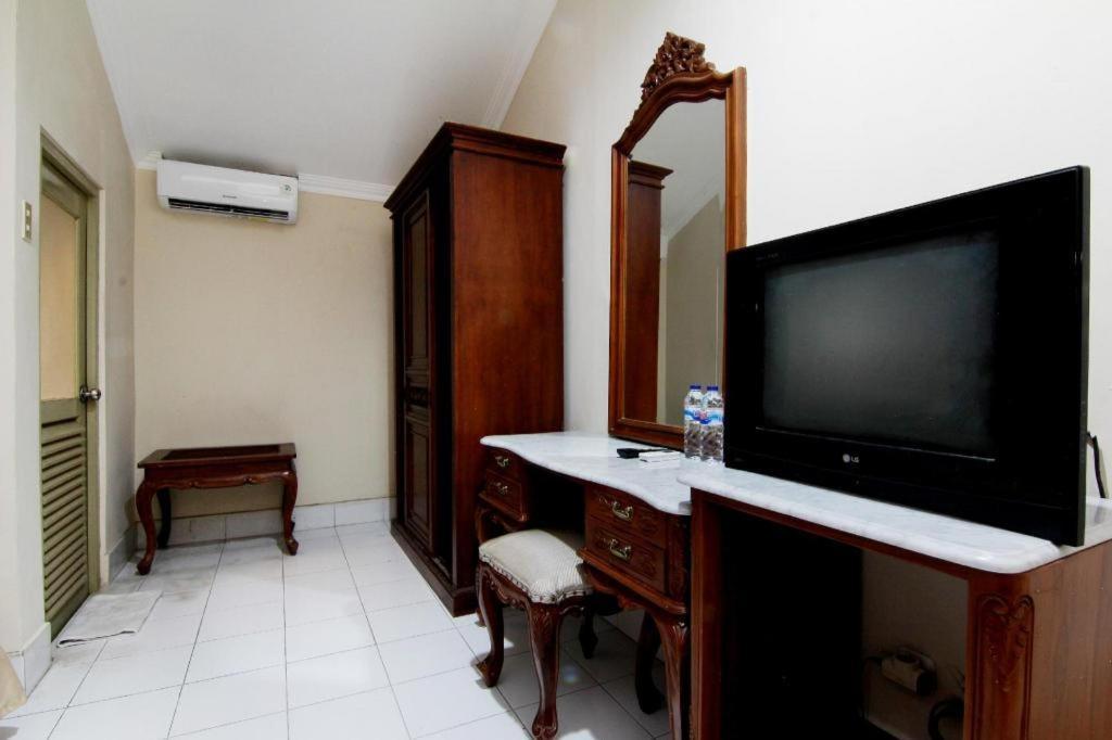 โฮเต็ล แกรนด์ โรเซลา ยอกยาการ์ตา Hotel ภายนอก รูปภาพ