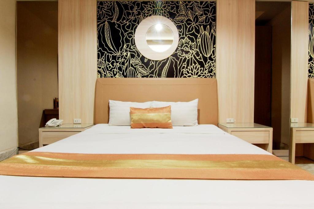 โฮเต็ล แกรนด์ โรเซลา ยอกยาการ์ตา Hotel ภายนอก รูปภาพ