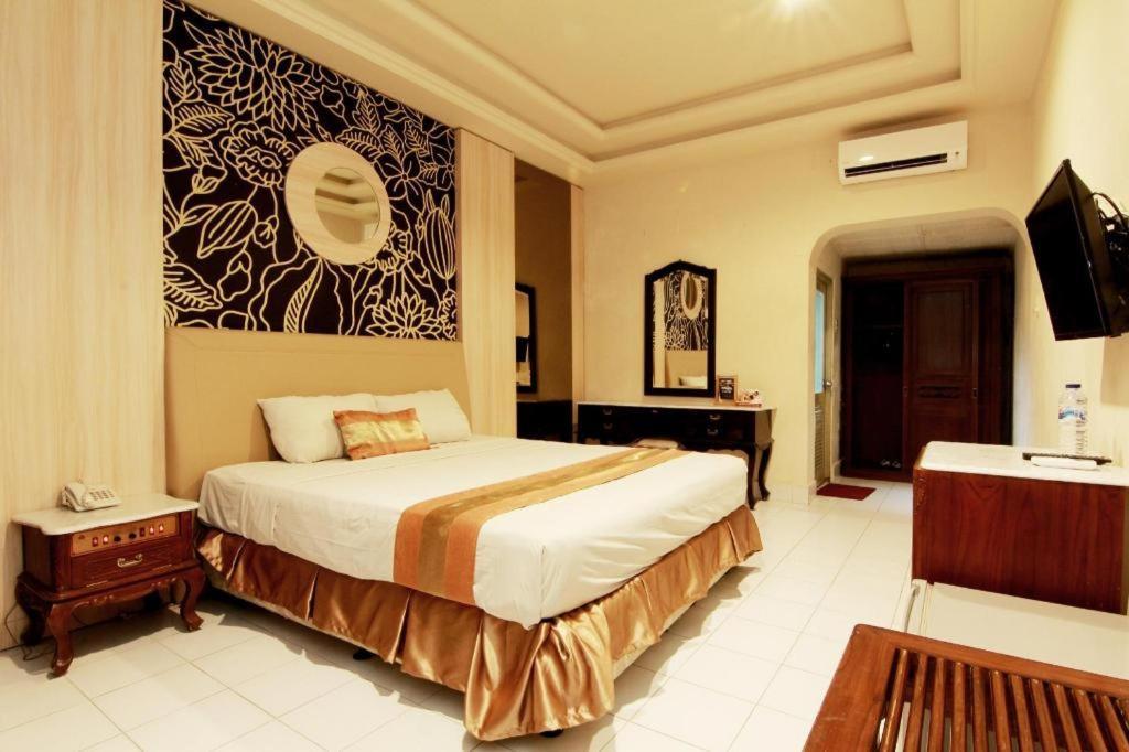 โฮเต็ล แกรนด์ โรเซลา ยอกยาการ์ตา Hotel ภายนอก รูปภาพ