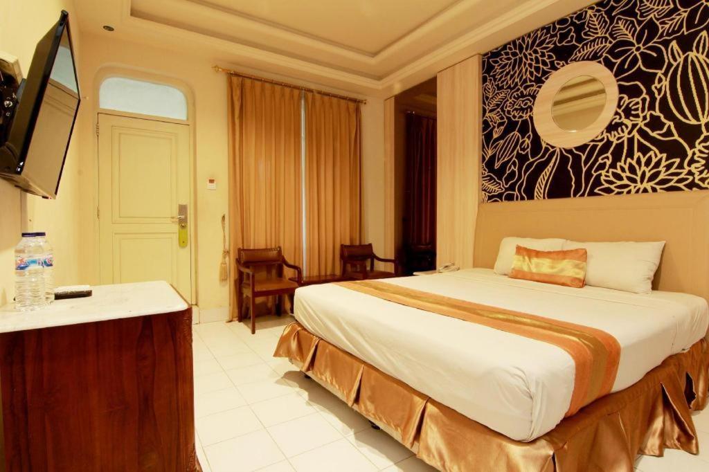 โฮเต็ล แกรนด์ โรเซลา ยอกยาการ์ตา Hotel ภายนอก รูปภาพ