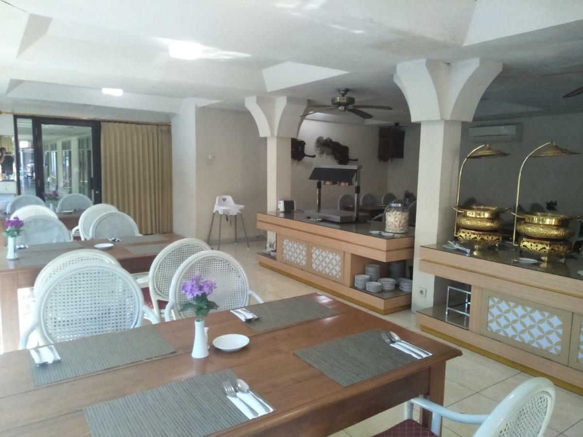 โฮเต็ล แกรนด์ โรเซลา ยอกยาการ์ตา Hotel ภายนอก รูปภาพ