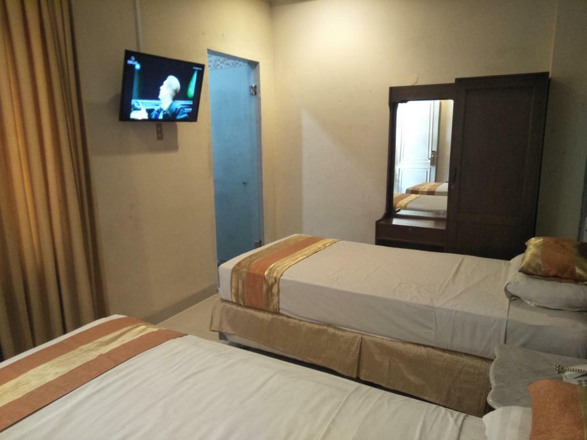 โฮเต็ล แกรนด์ โรเซลา ยอกยาการ์ตา Hotel ภายนอก รูปภาพ