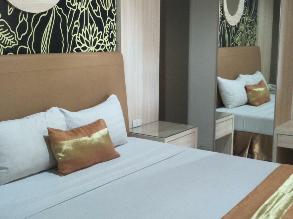 โฮเต็ล แกรนด์ โรเซลา ยอกยาการ์ตา Hotel ภายนอก รูปภาพ